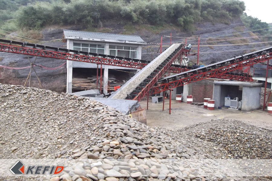 印尼河卵石300吨每小时碎石生产线