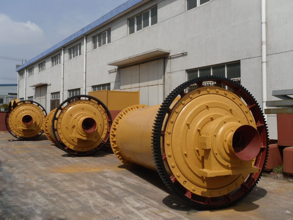 Iron ore grinding mill in operation